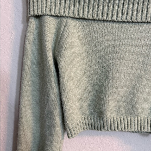 SHEIN Light Green Off-Shoulder Cropped Sweater - Picture 5 of 7